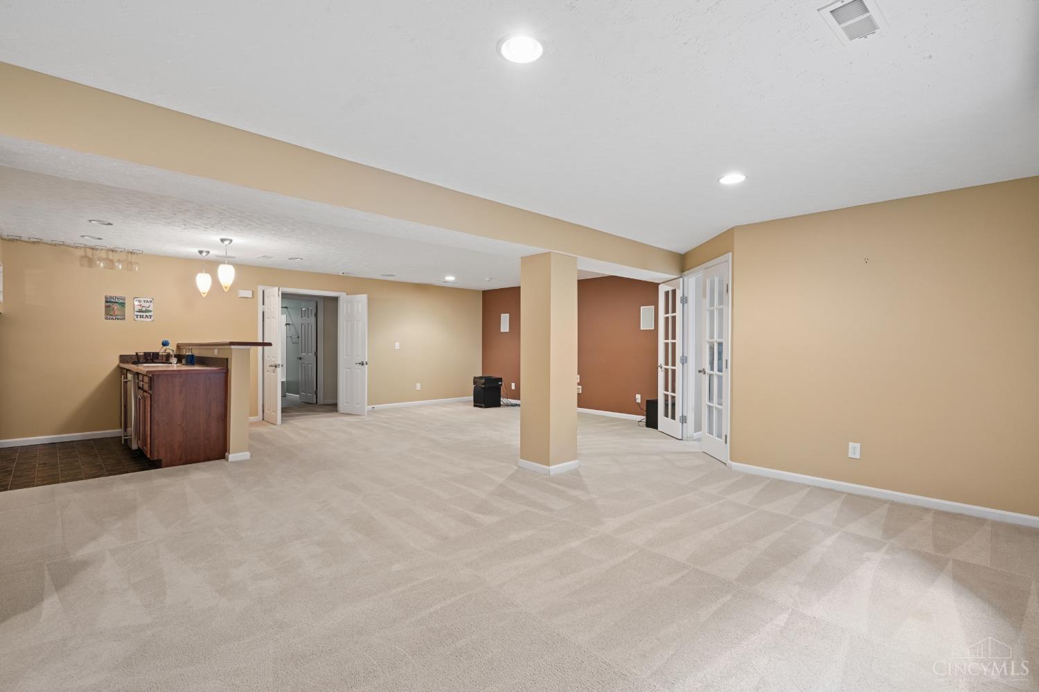 5252 Venetian