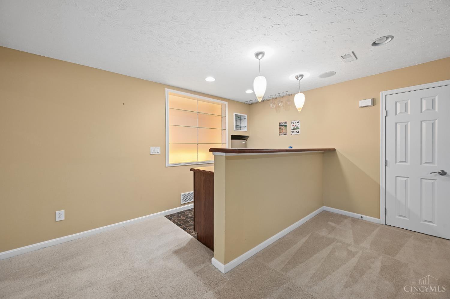 5252 Venetian