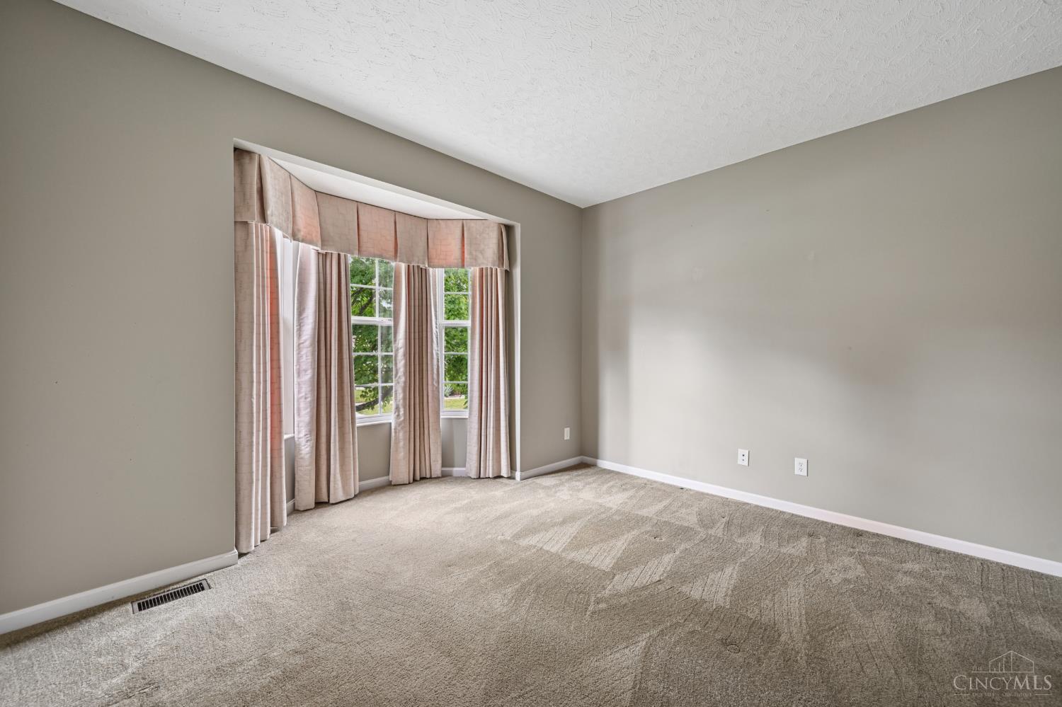 5252 Venetian