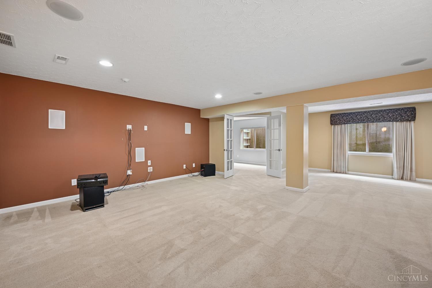 5252 Venetian