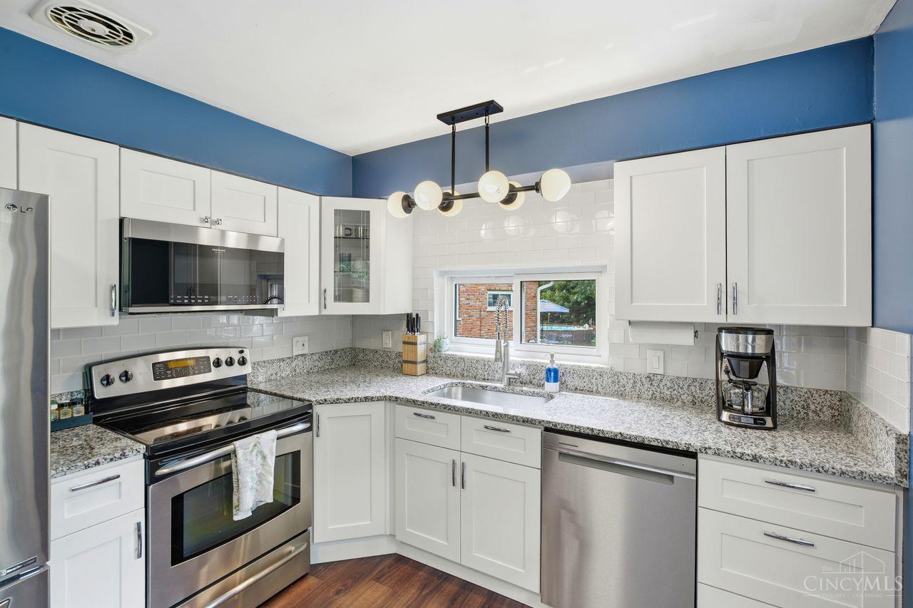 1302 Moonkist Court