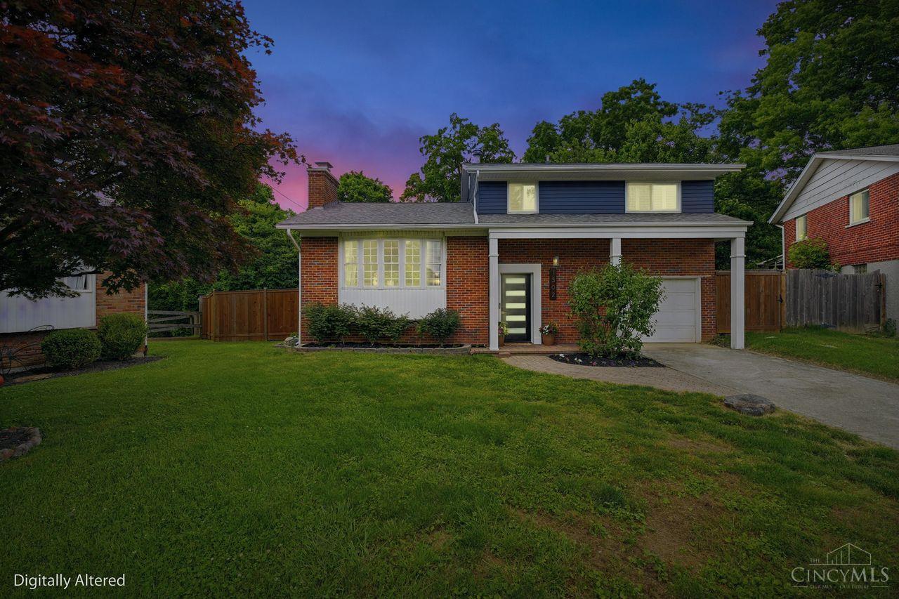 1302 Moonkist Court