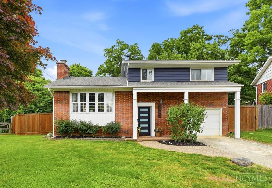 1302 Moonkist Court