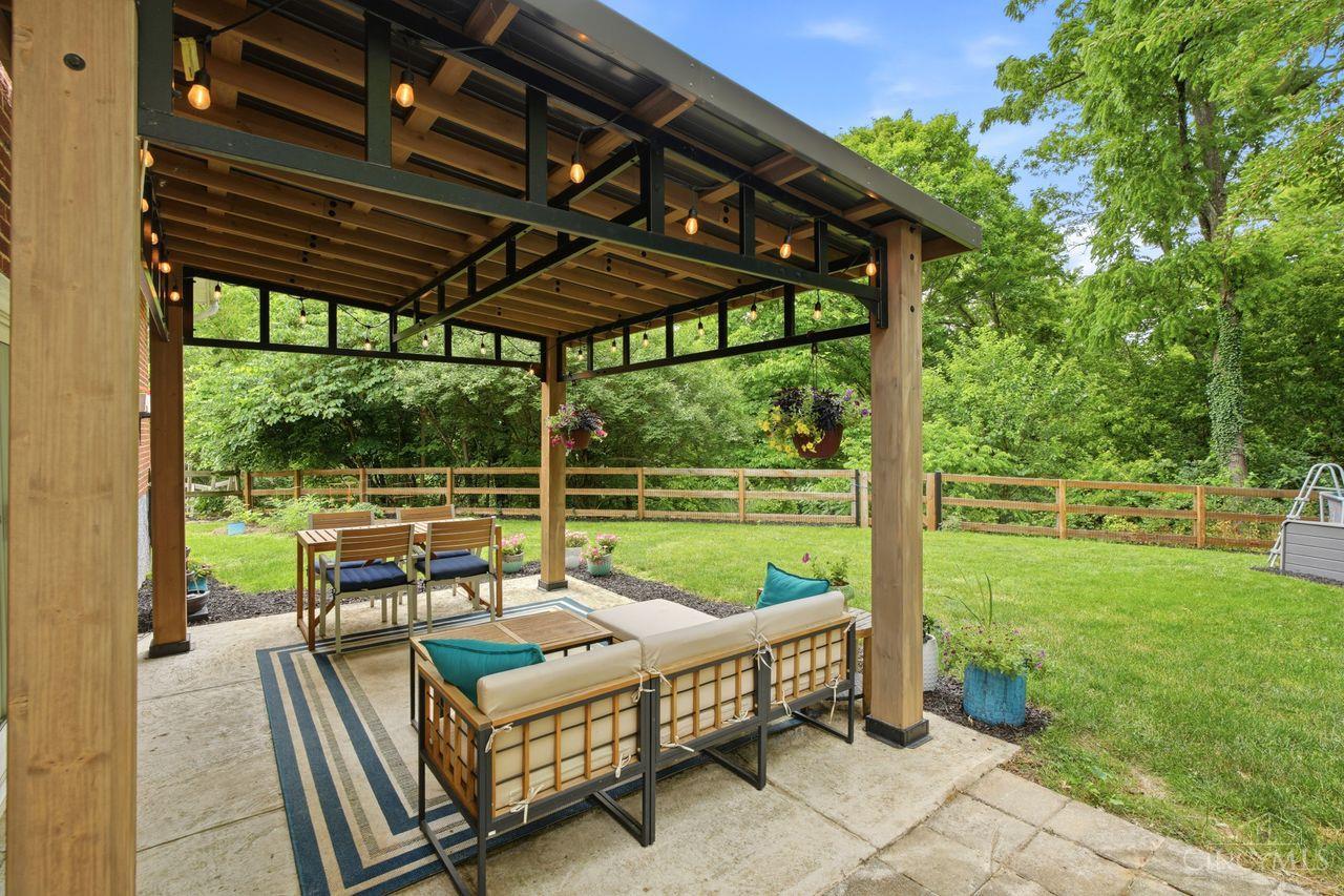 1302 Moonkist Court