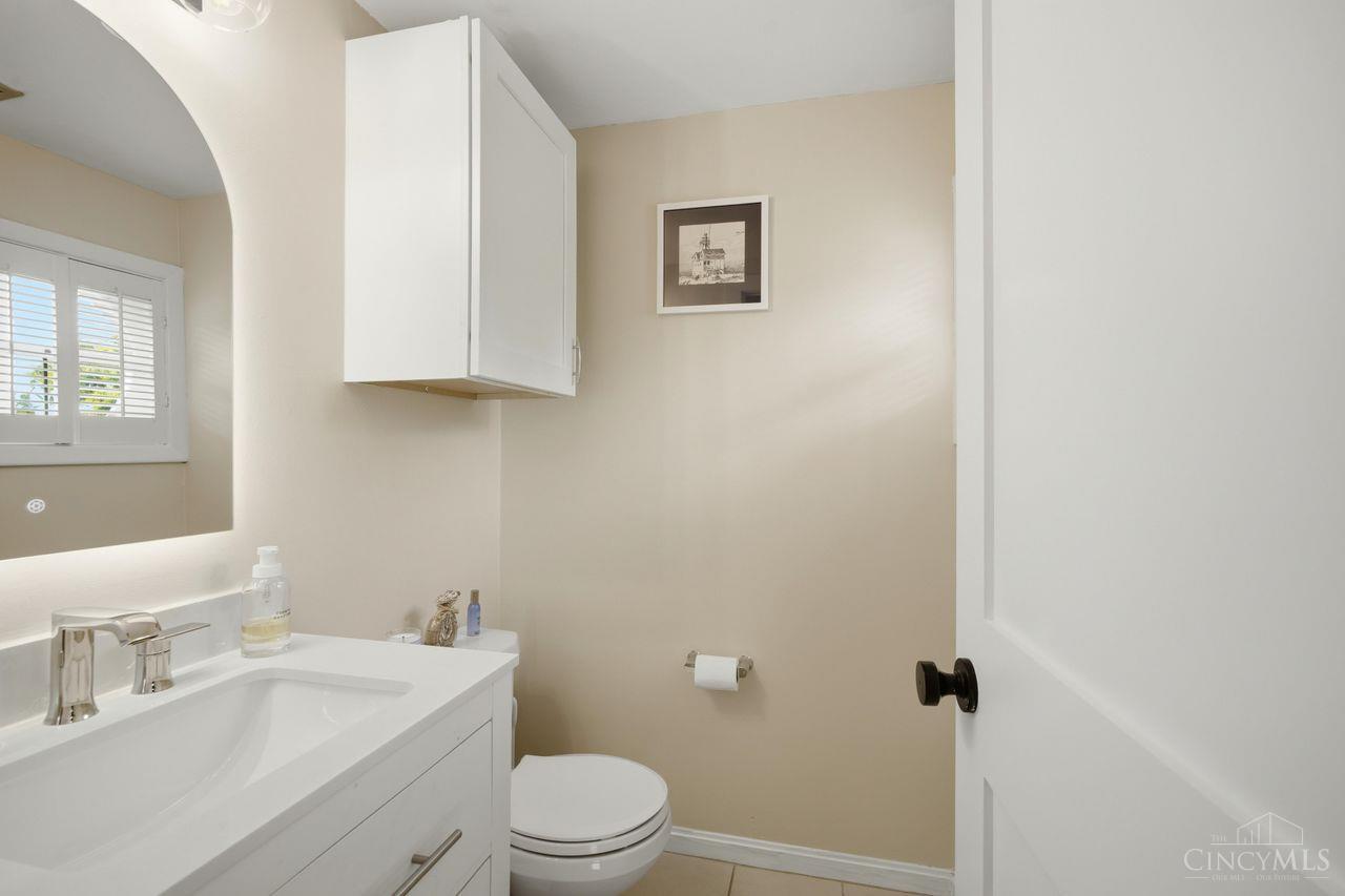 1302 Moonkist Court