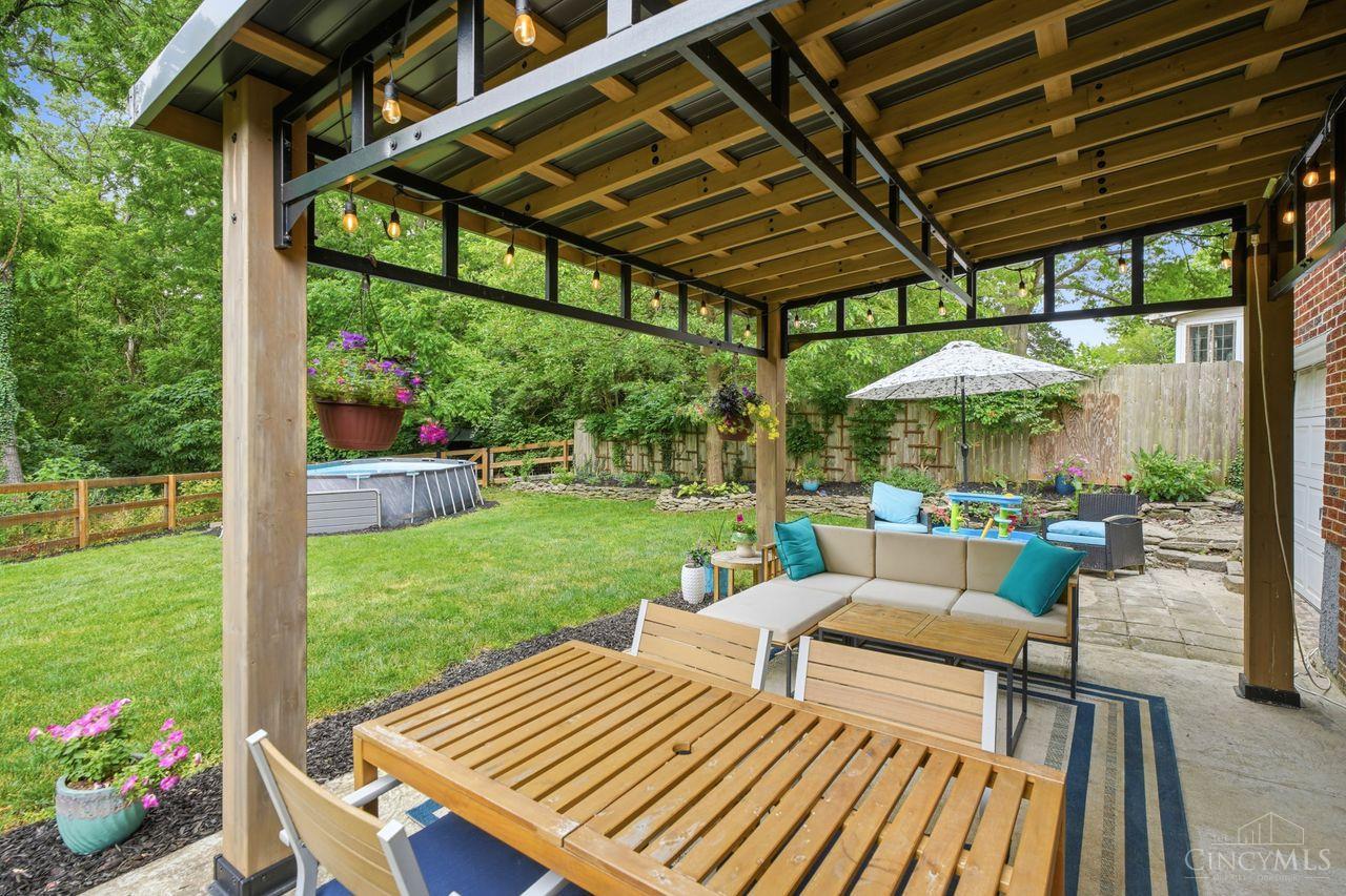 1302 Moonkist Court