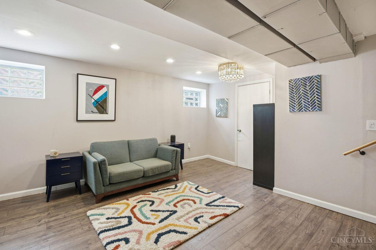 1302 Moonkist Court