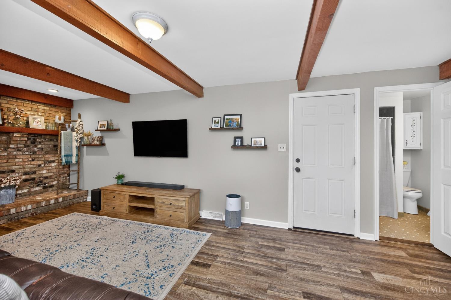 6688 Susan Drive