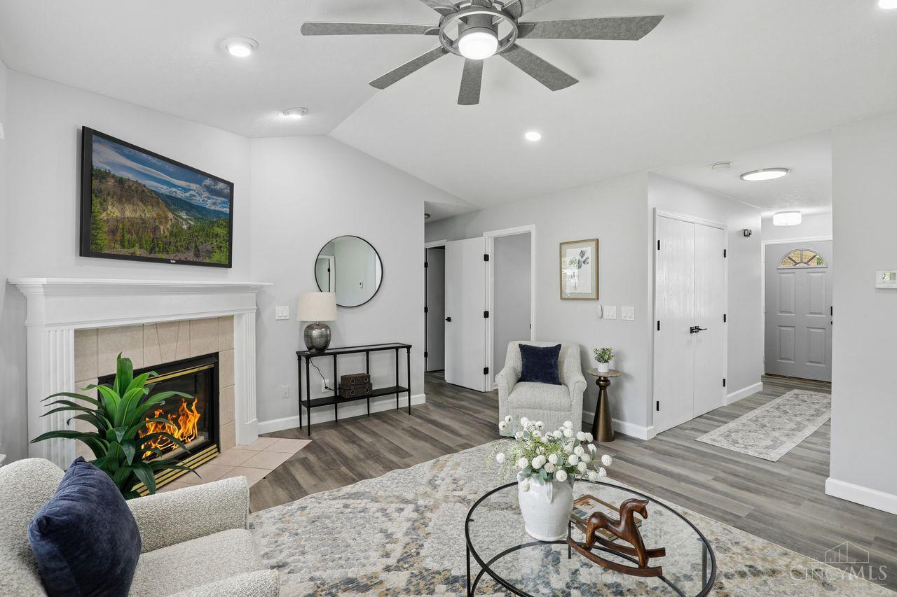 3072 Macintosh Lane