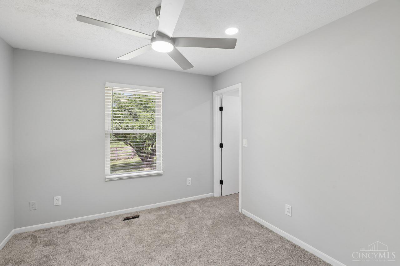 3072 Macintosh Lane