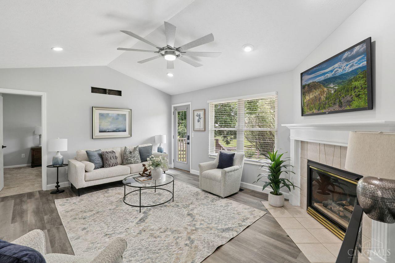3072 Macintosh Lane