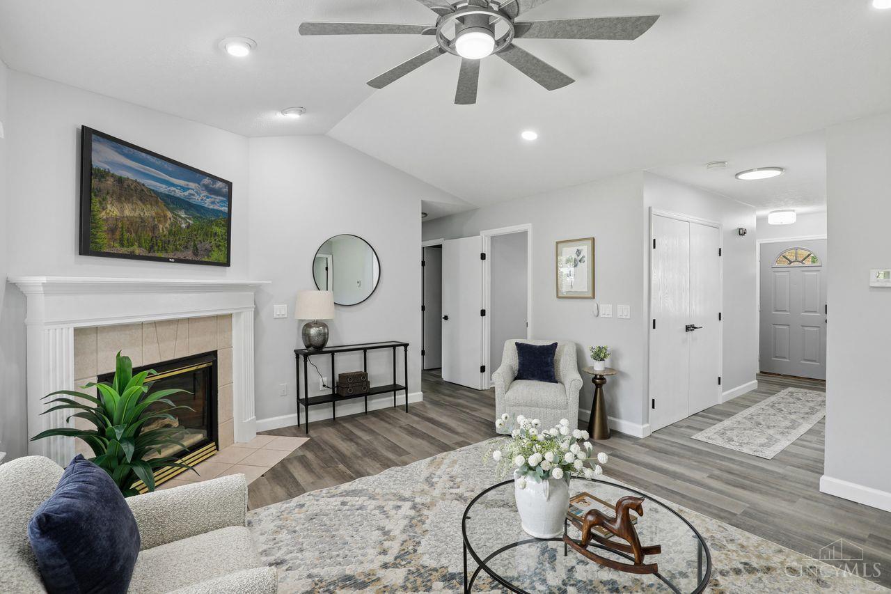 3072 Macintosh Lane