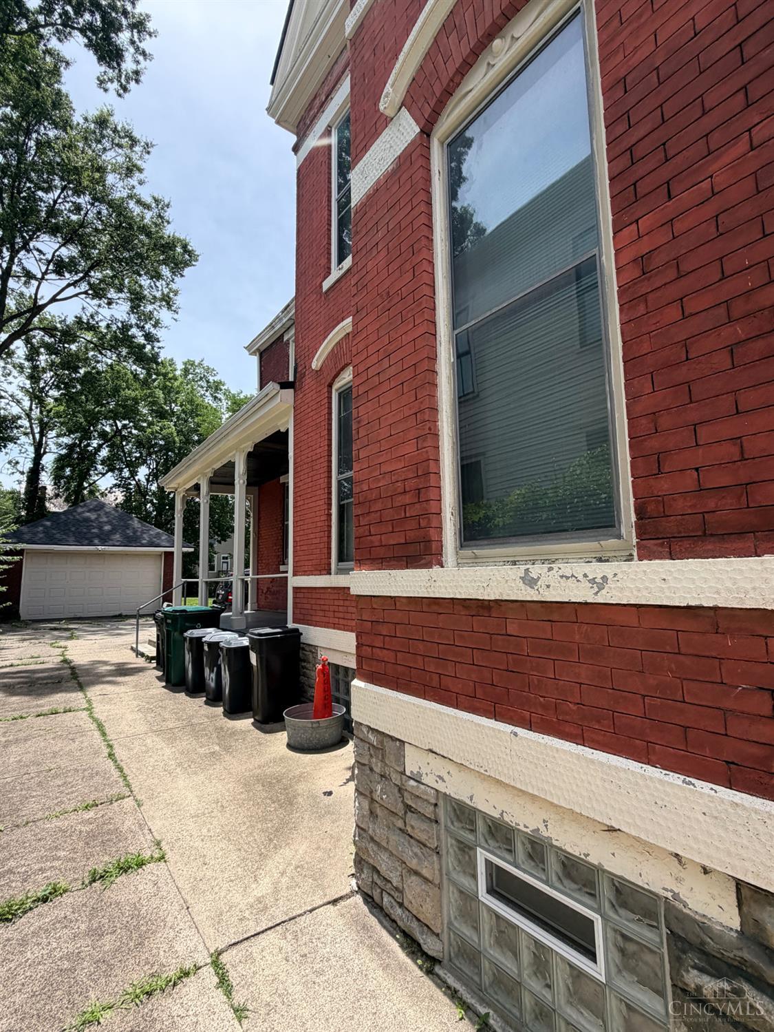 1363 Myrtle Avenue