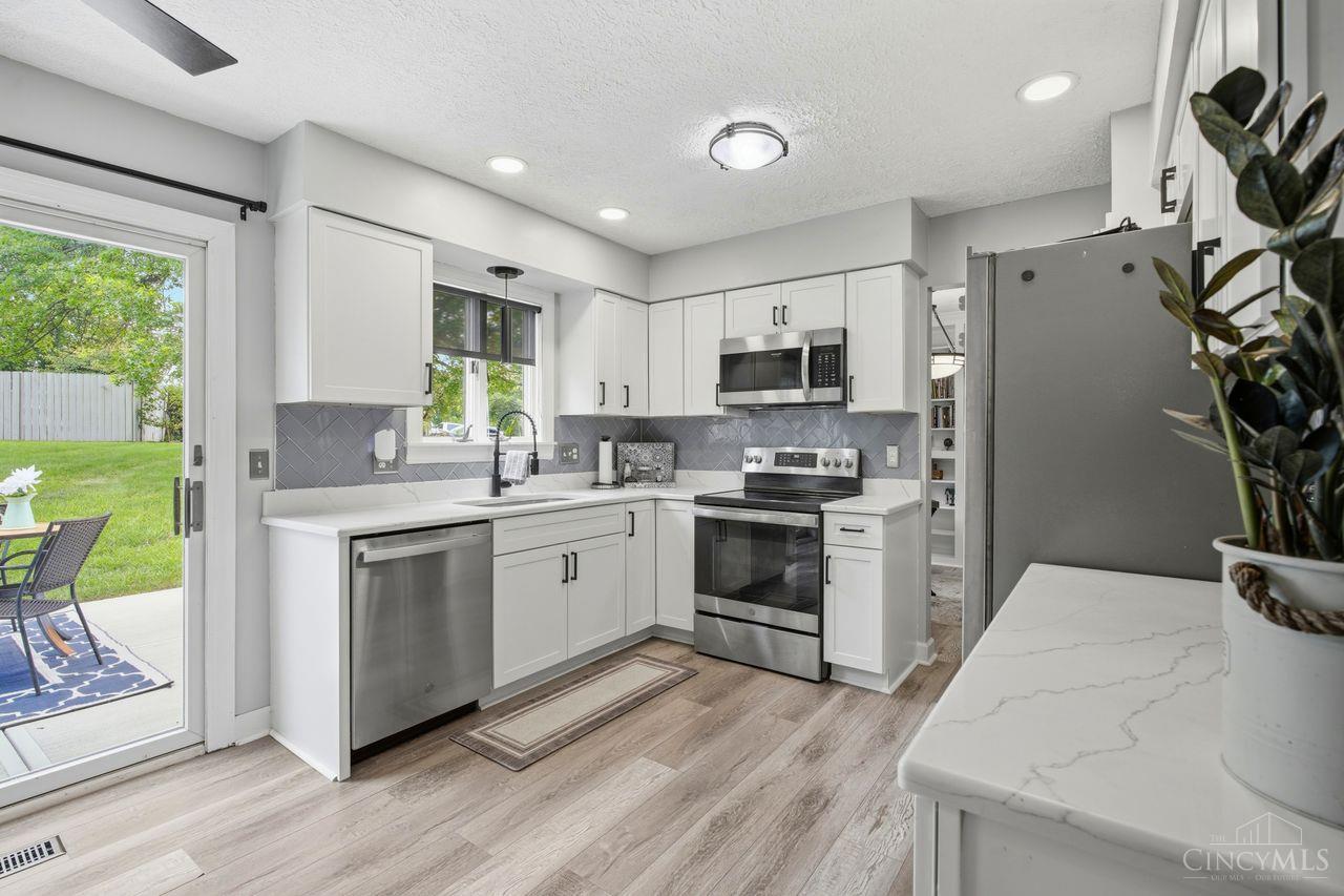 3276 Greenwich Drive