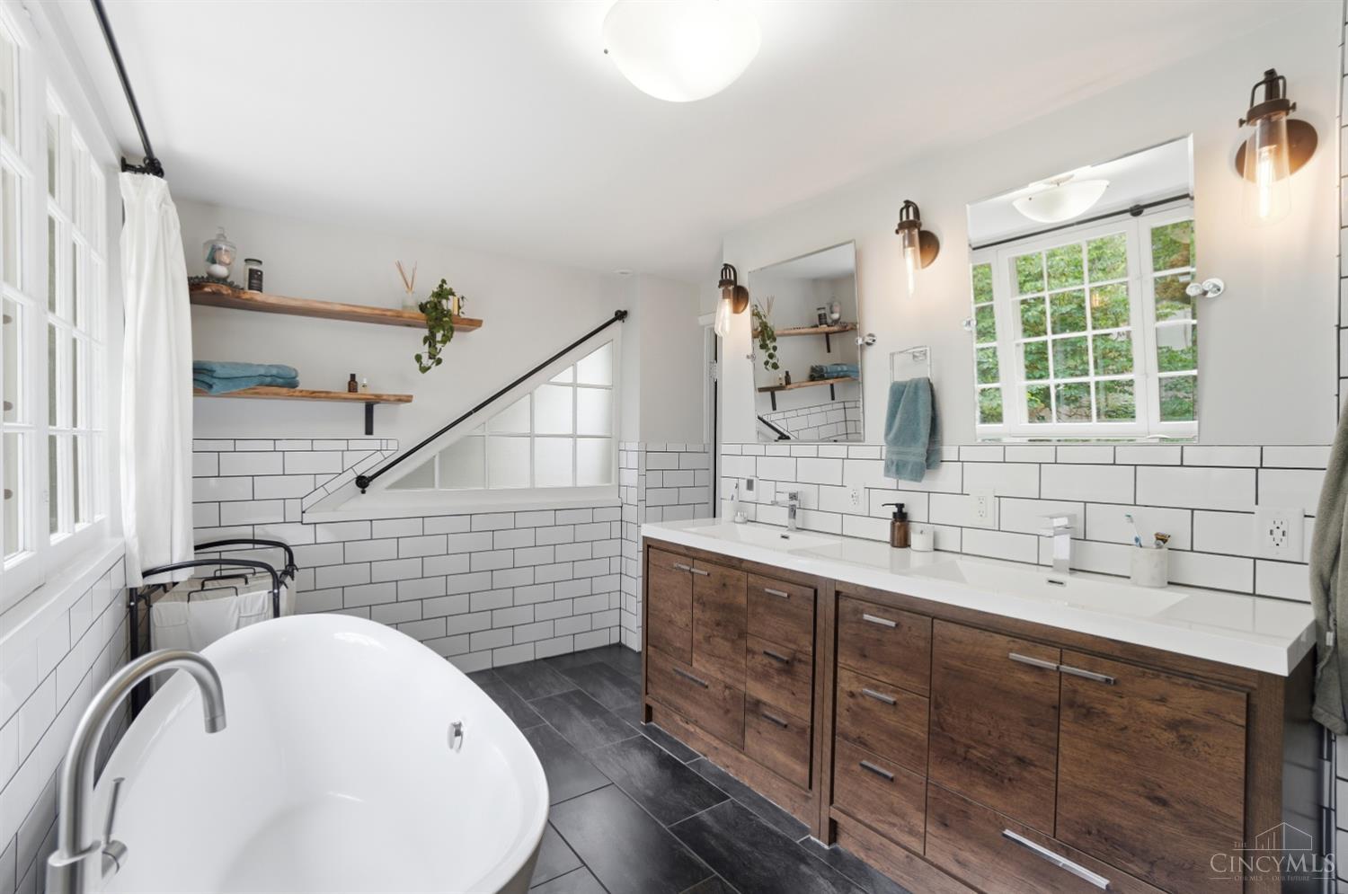 3428 Saint Johns Place
