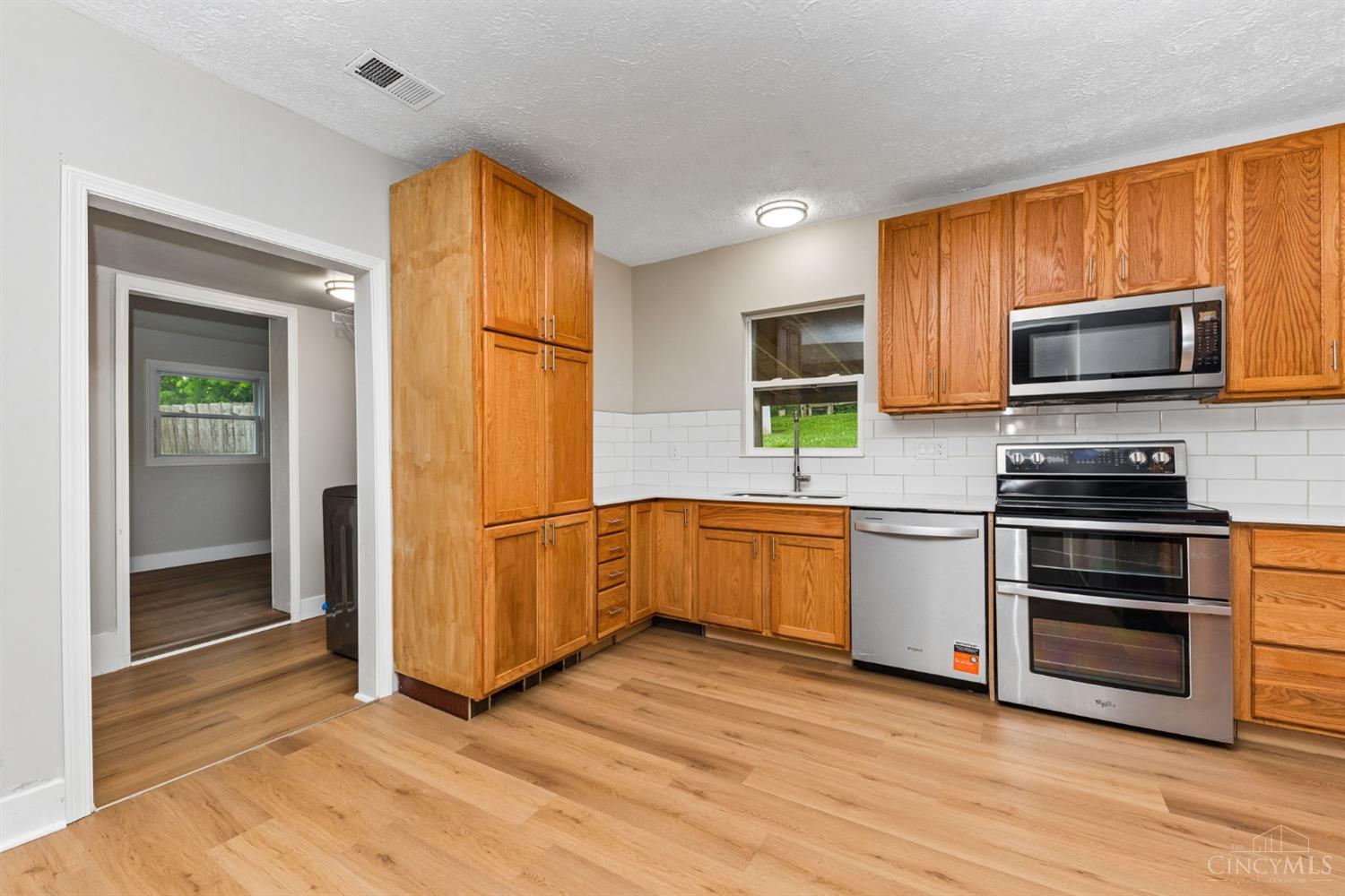 160 S 4th Street