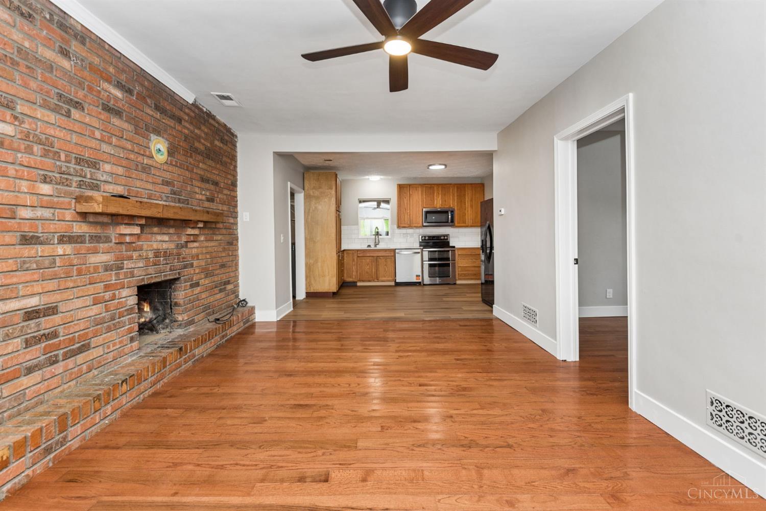 160 S 4th Street