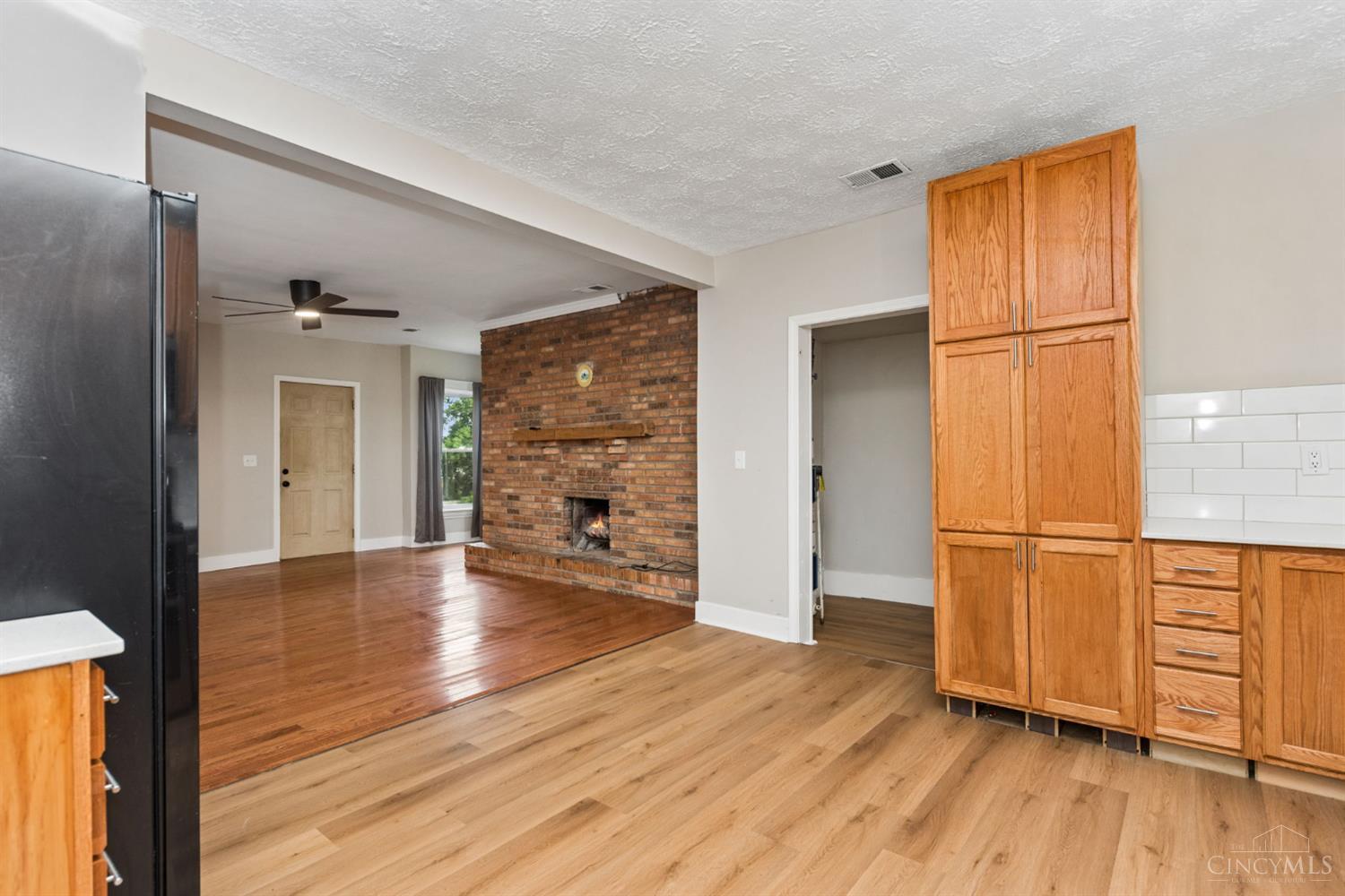 160 S 4th Street