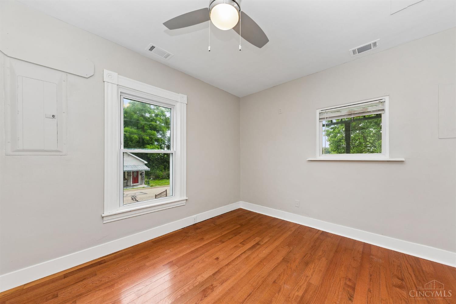 160 S 4th Street