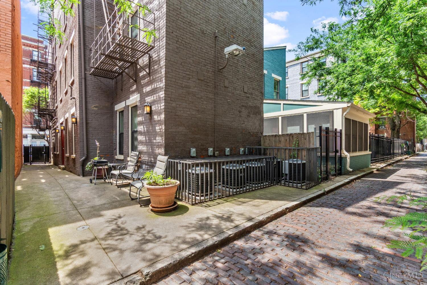 1406 Republic Street 302