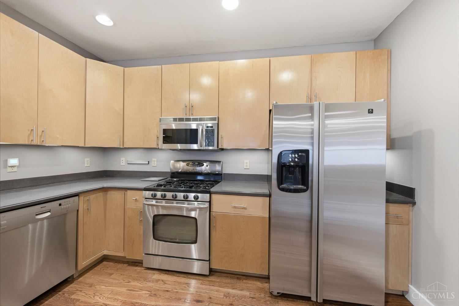 26 E Sixth Street 702