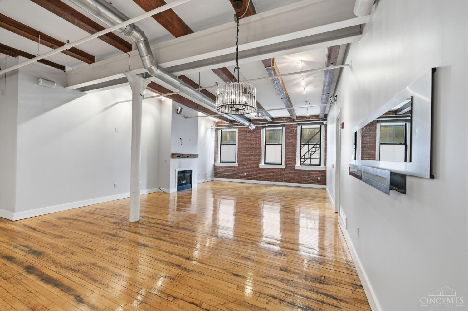 26 E Sixth Street 702