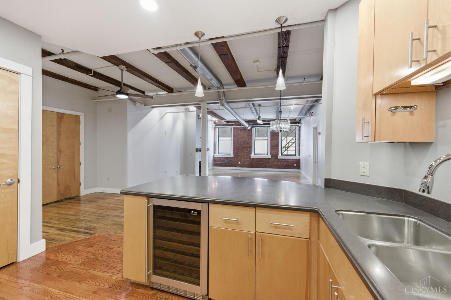 26 E Sixth Street 702