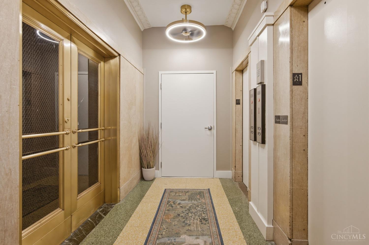 26 E Sixth Street 702