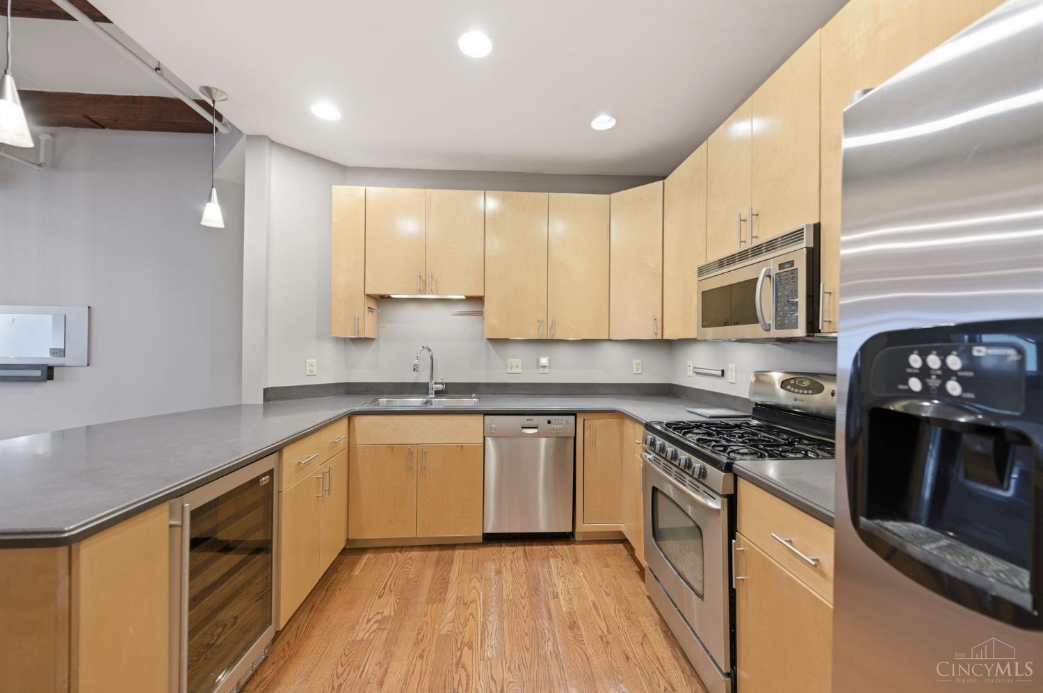 26 E Sixth Street 702