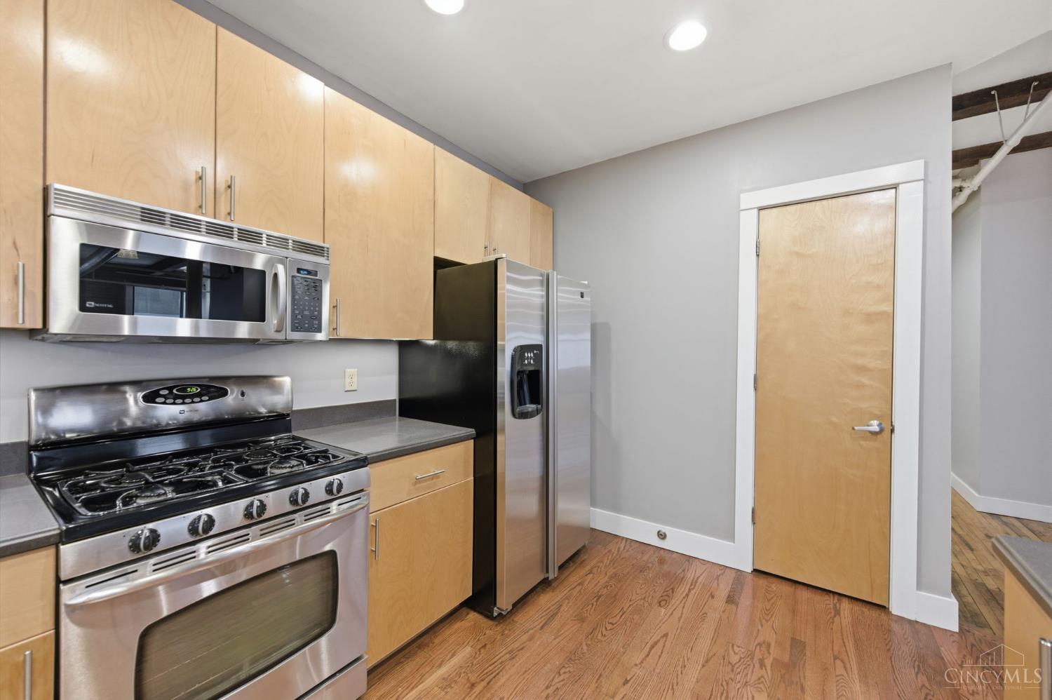 26 E Sixth Street 702