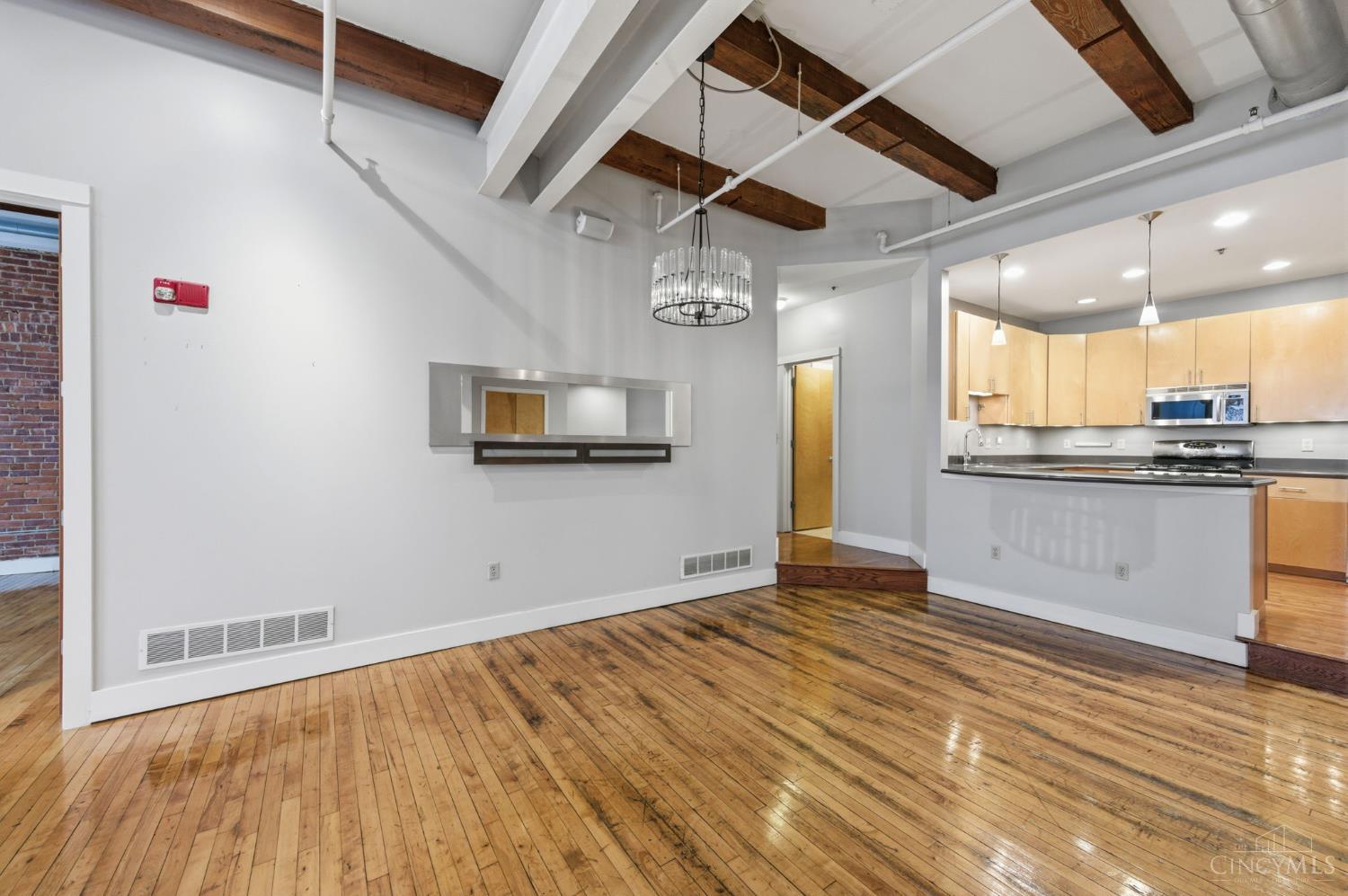 26 E Sixth Street 702