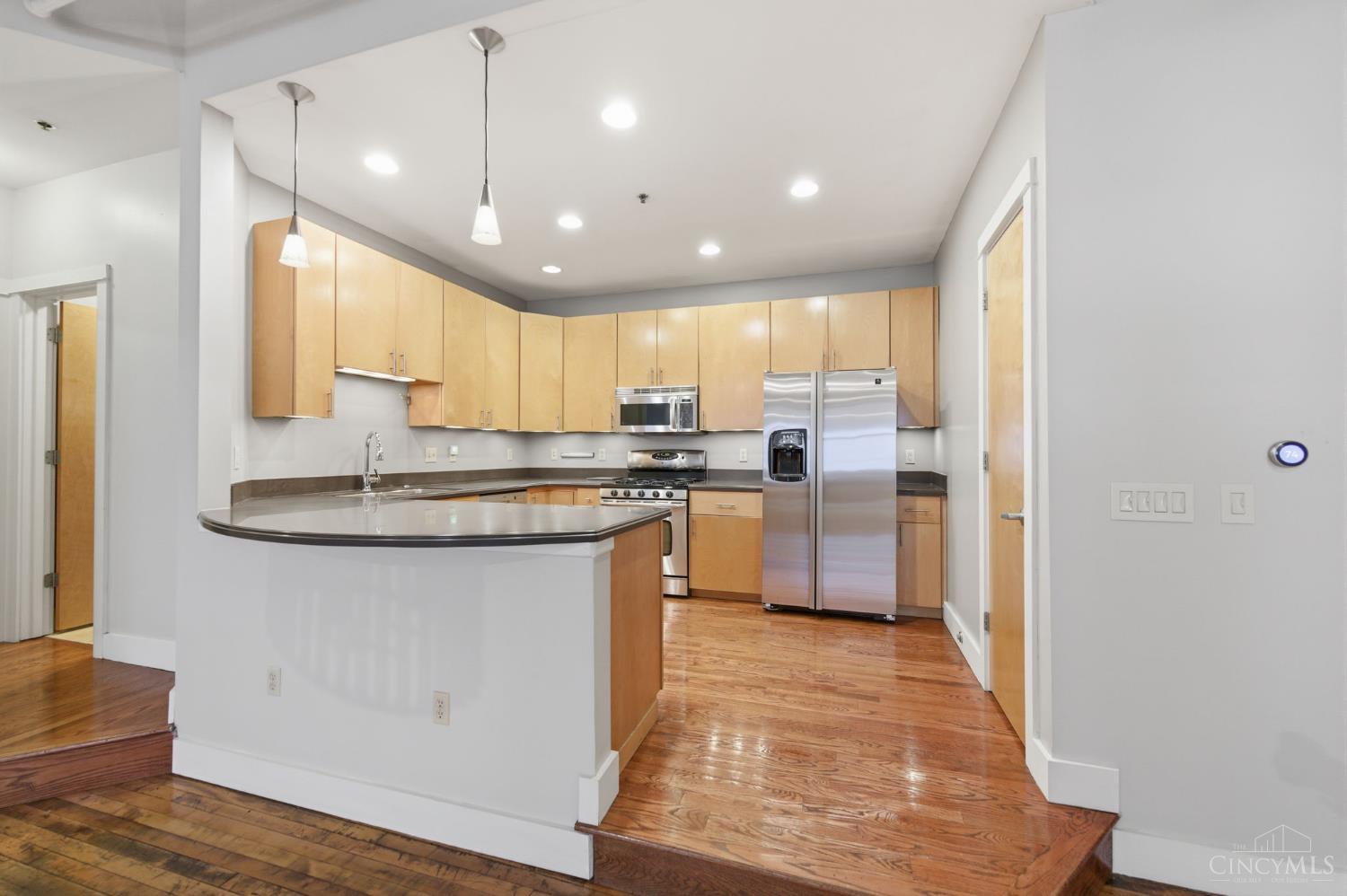 26 E Sixth Street 702