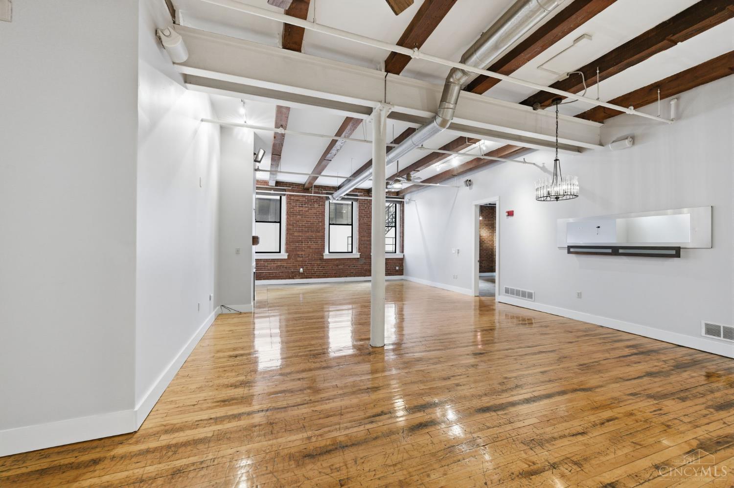 26 E Sixth Street 702