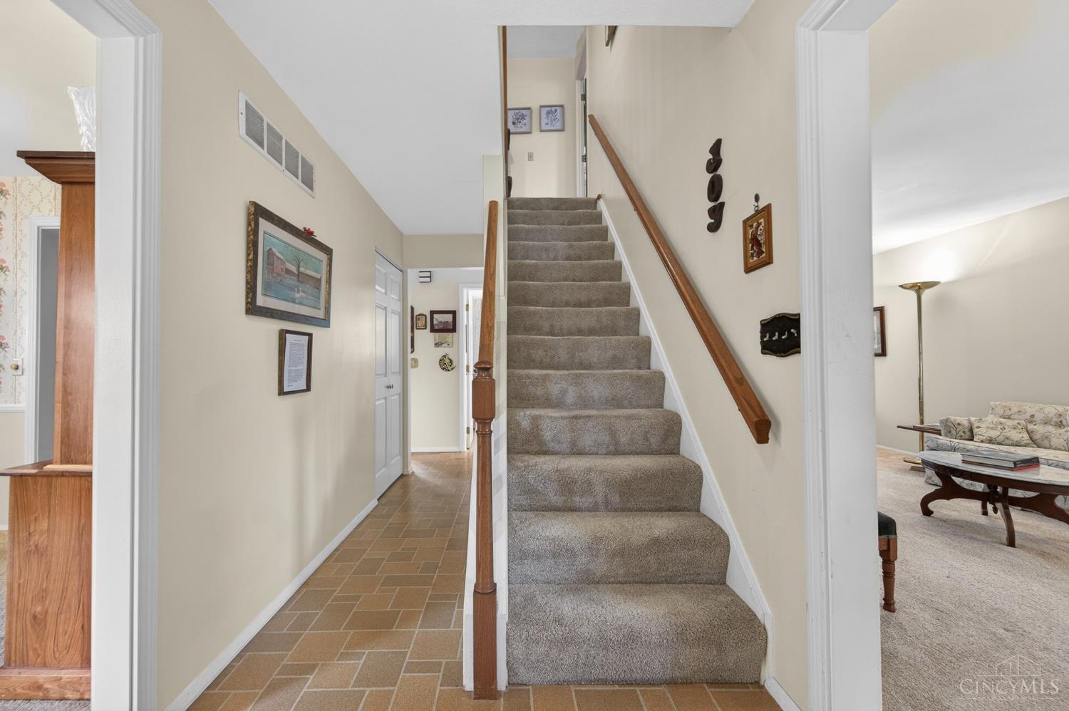 7087 Wyandotte Drive