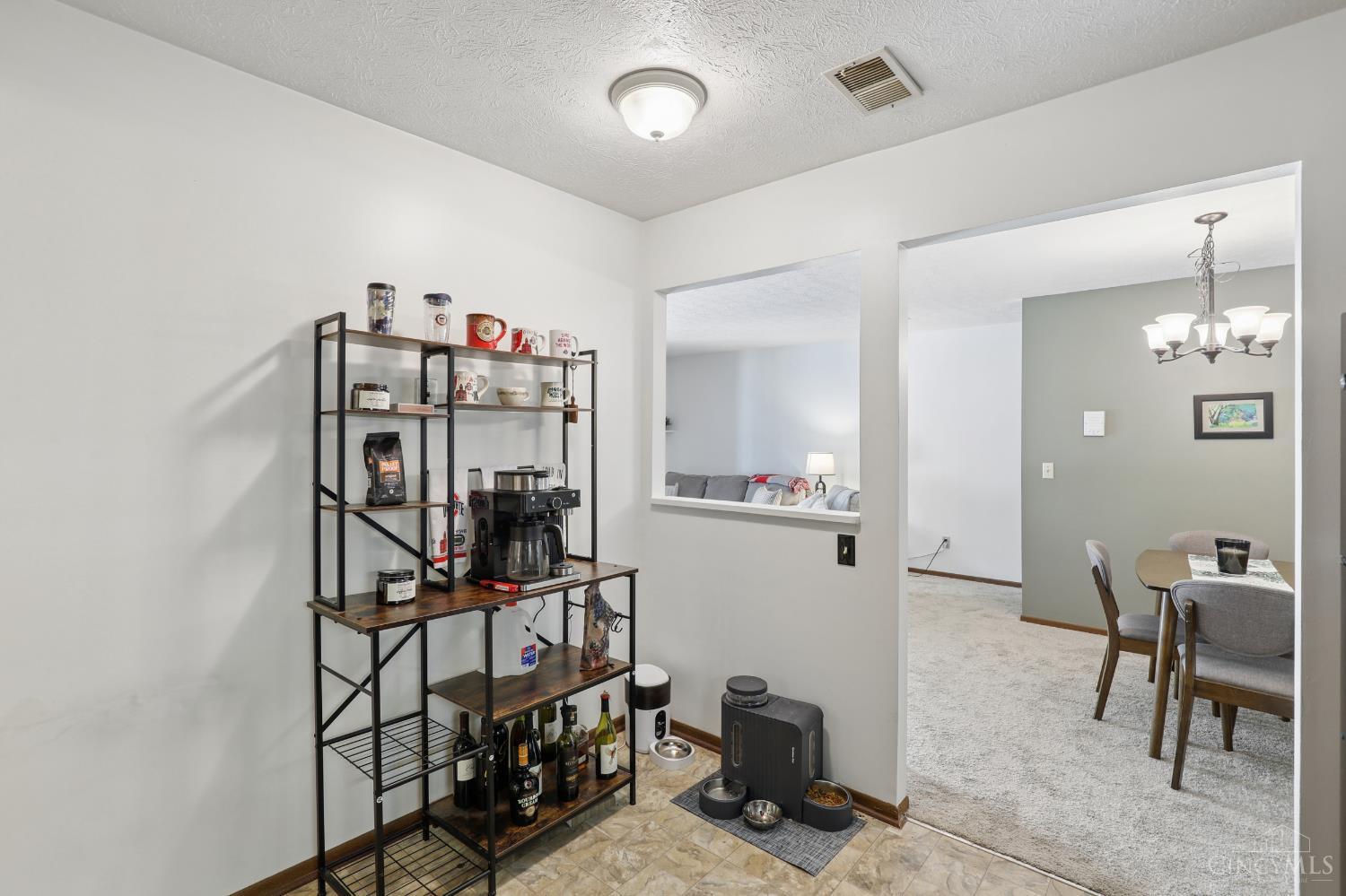 539 Davis Road 8