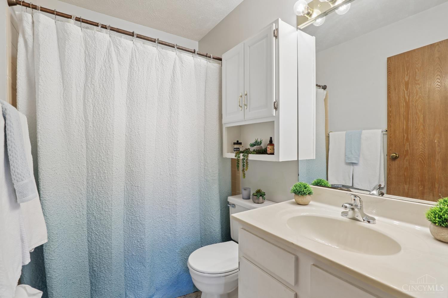 539 Davis Road 8
