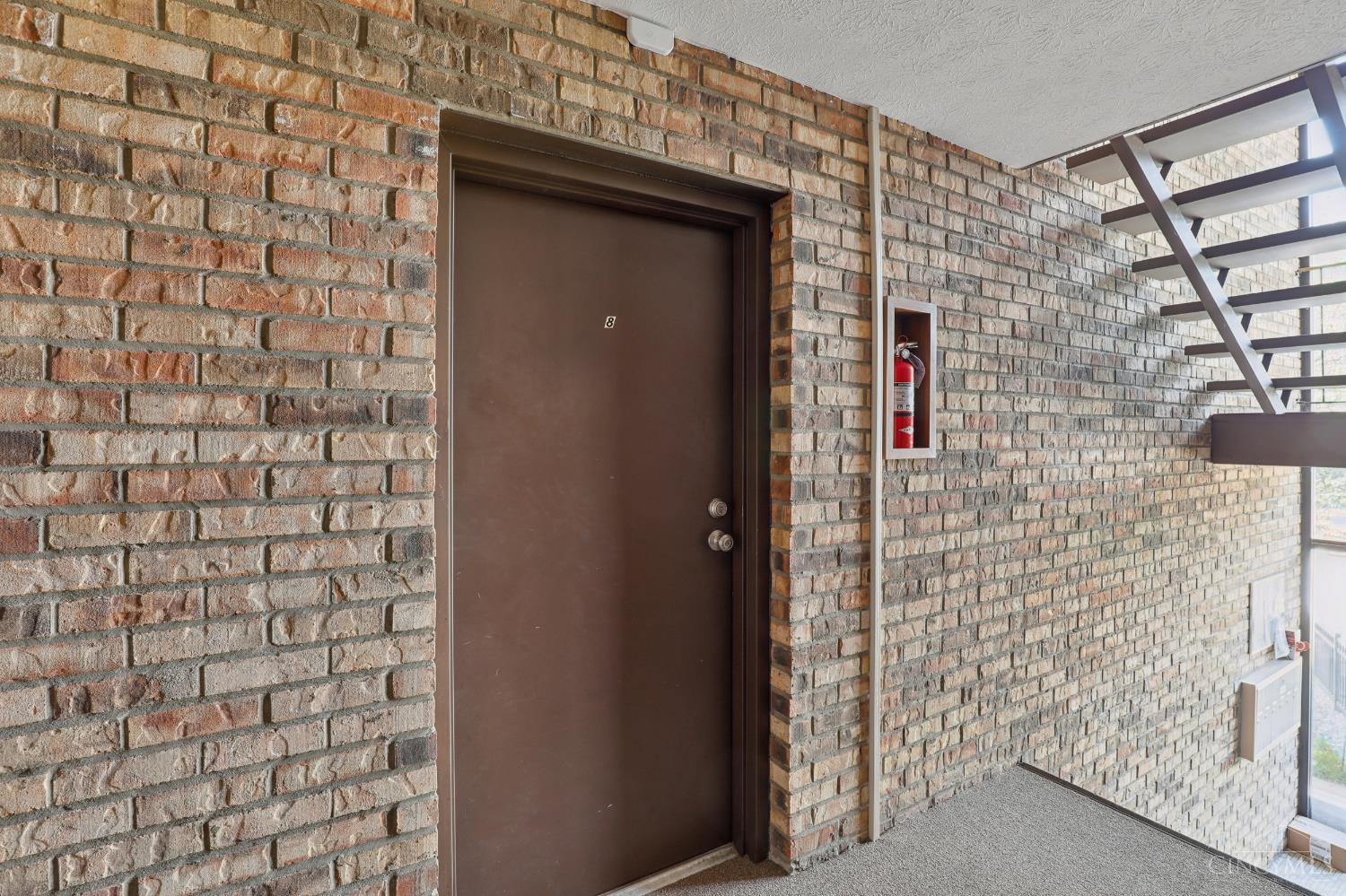 539 Davis Road 8