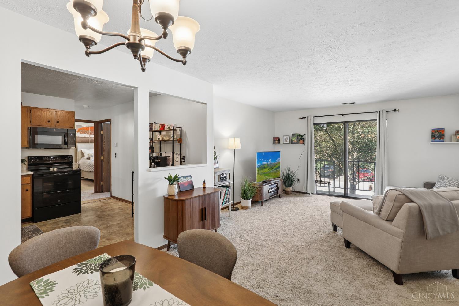 539 Davis Road 8