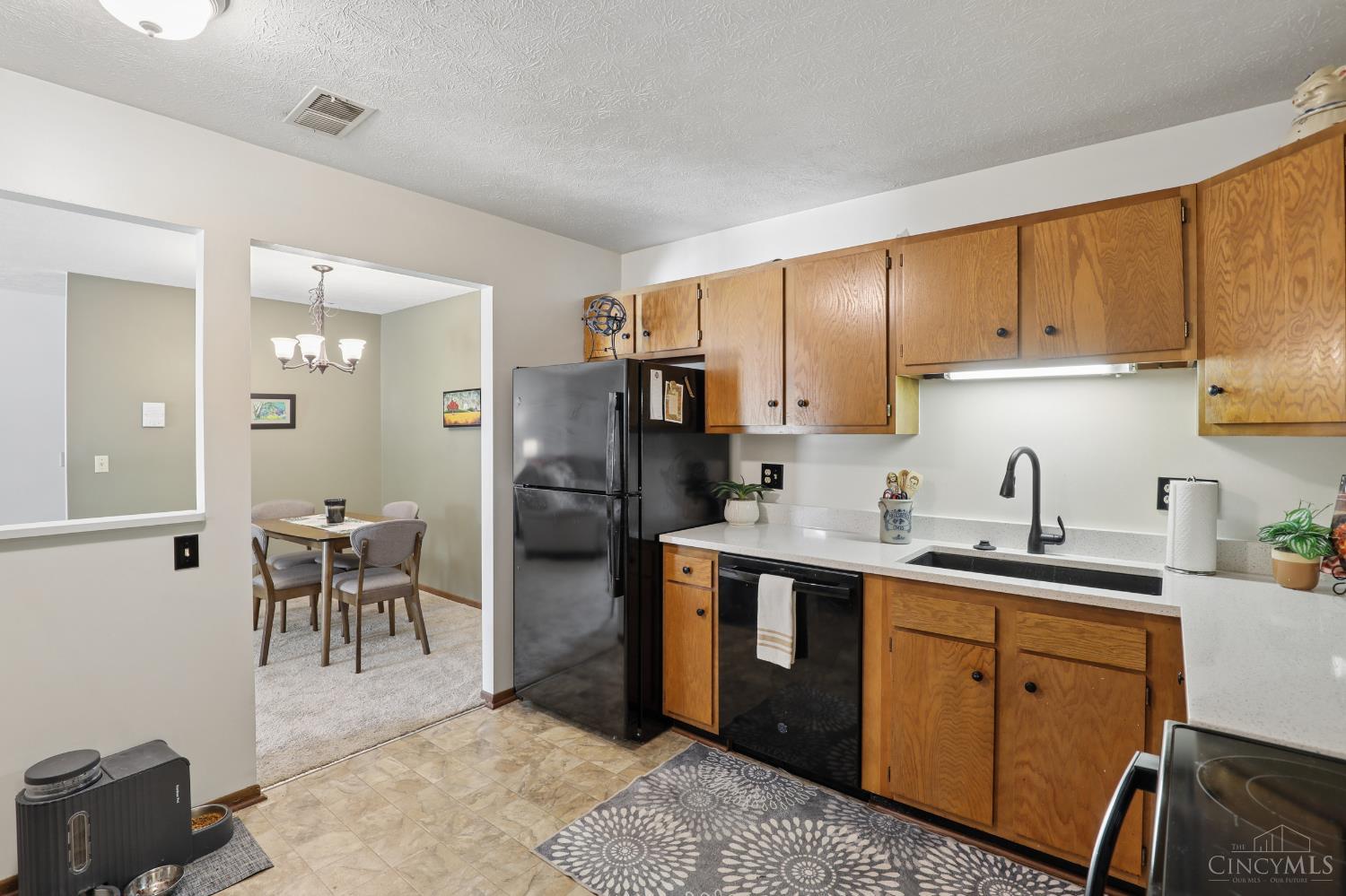 539 Davis Road 8
