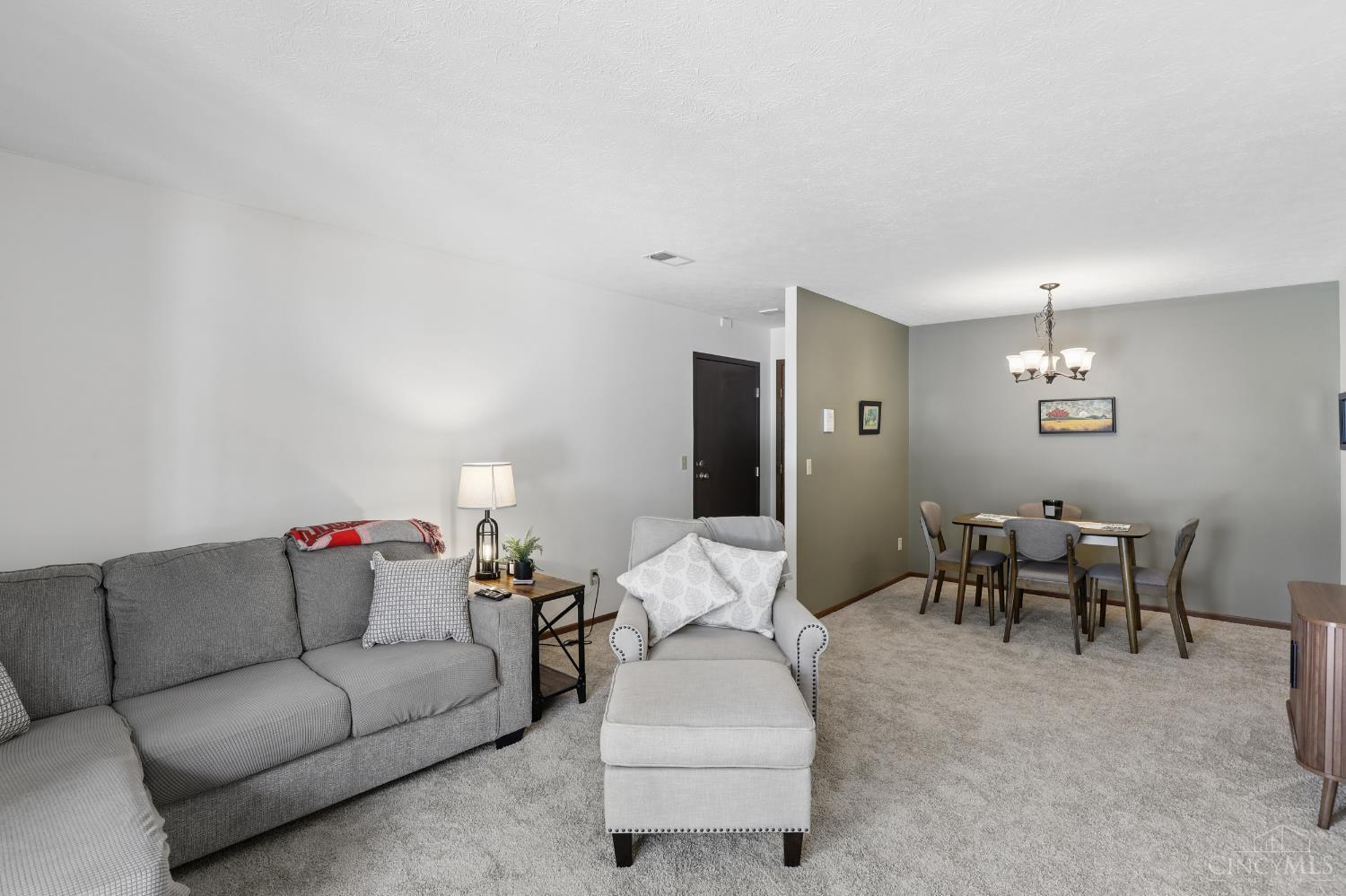 539 Davis Road 8