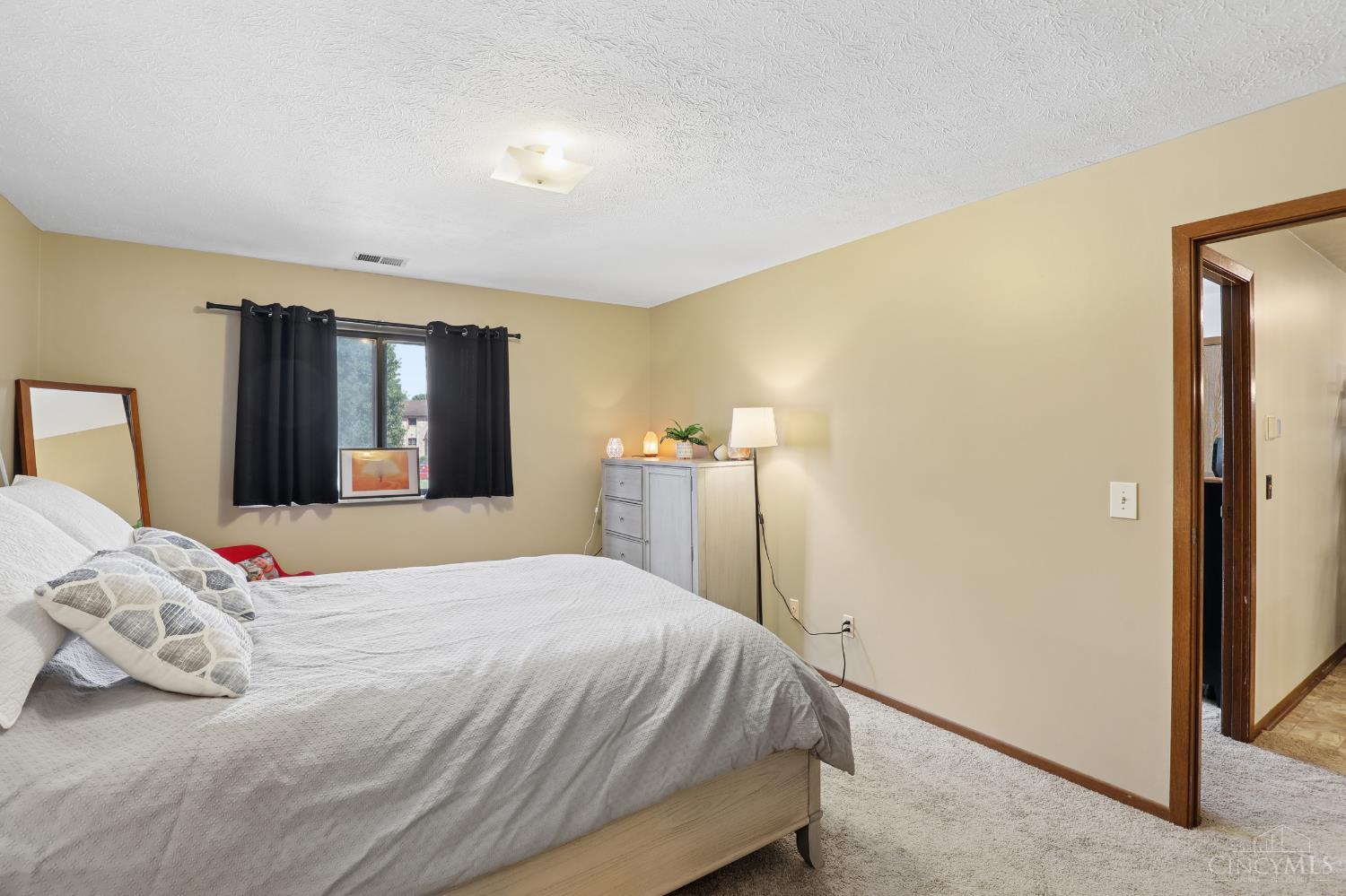 539 Davis Road 8