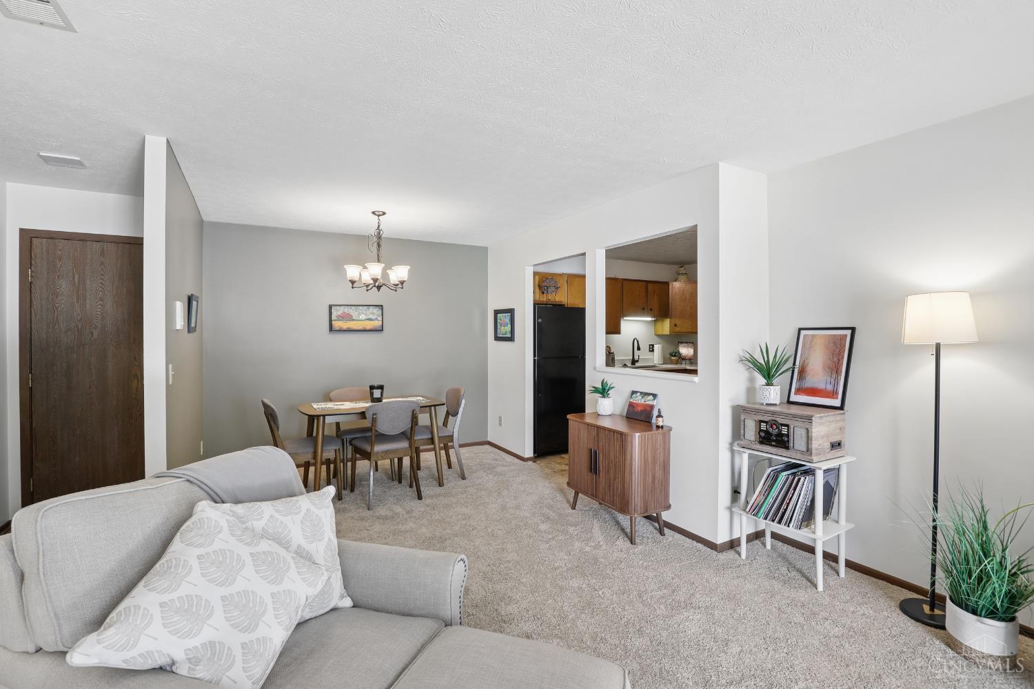 539 Davis Road 8