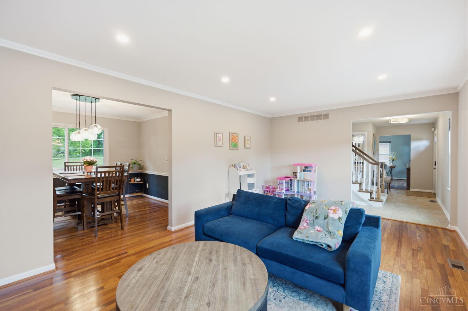 7229 Camargowoods Drive
