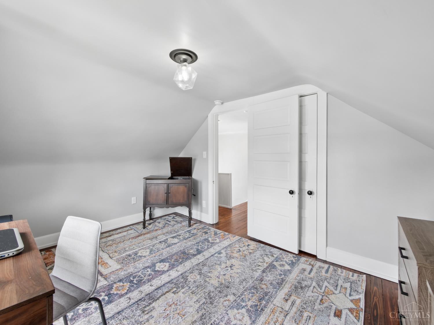 2204 Kenilworth Ave.