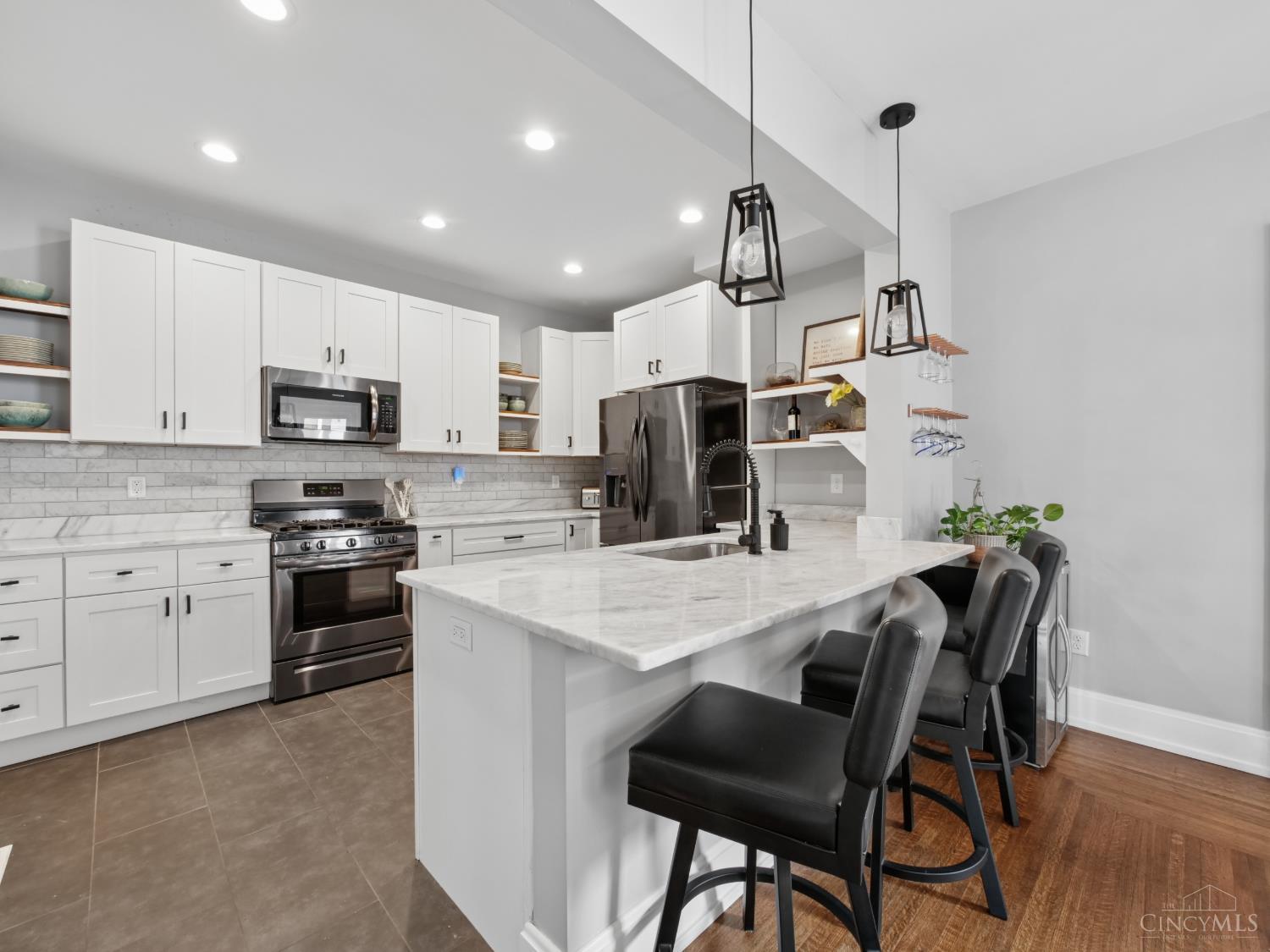 2204 Kenilworth Ave.