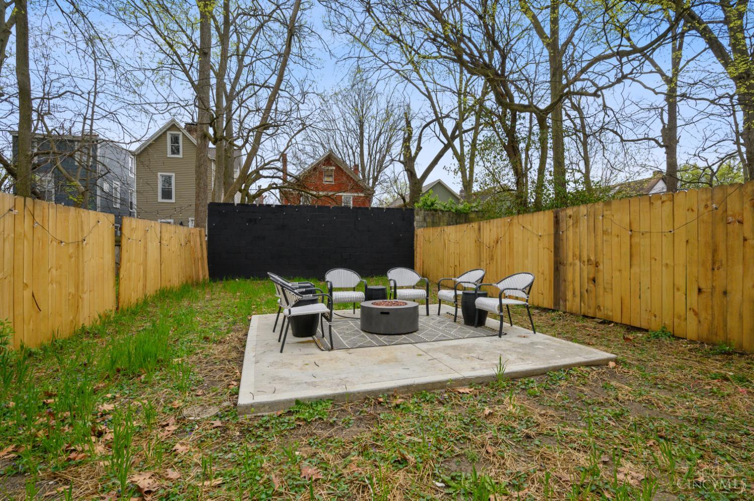 3016 Hackberry Street