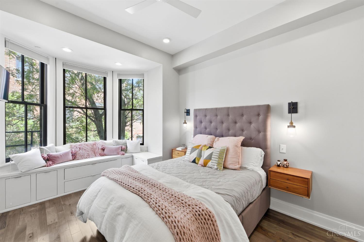 131 W Fifteenth Street 2B