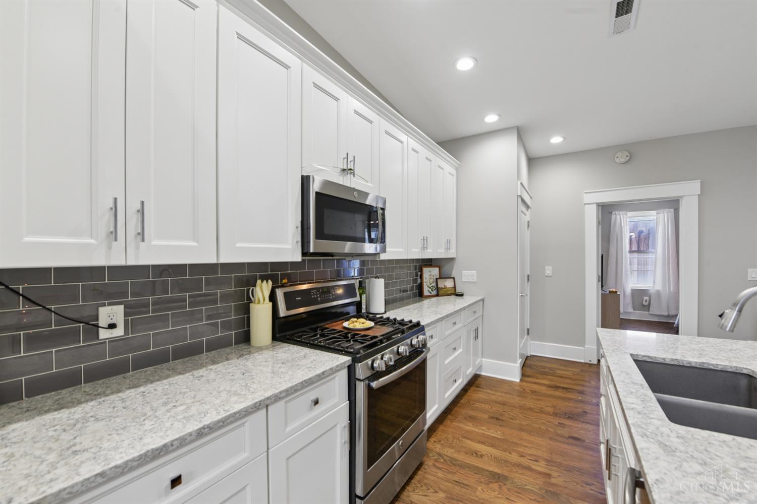 817 Broadway Street 3