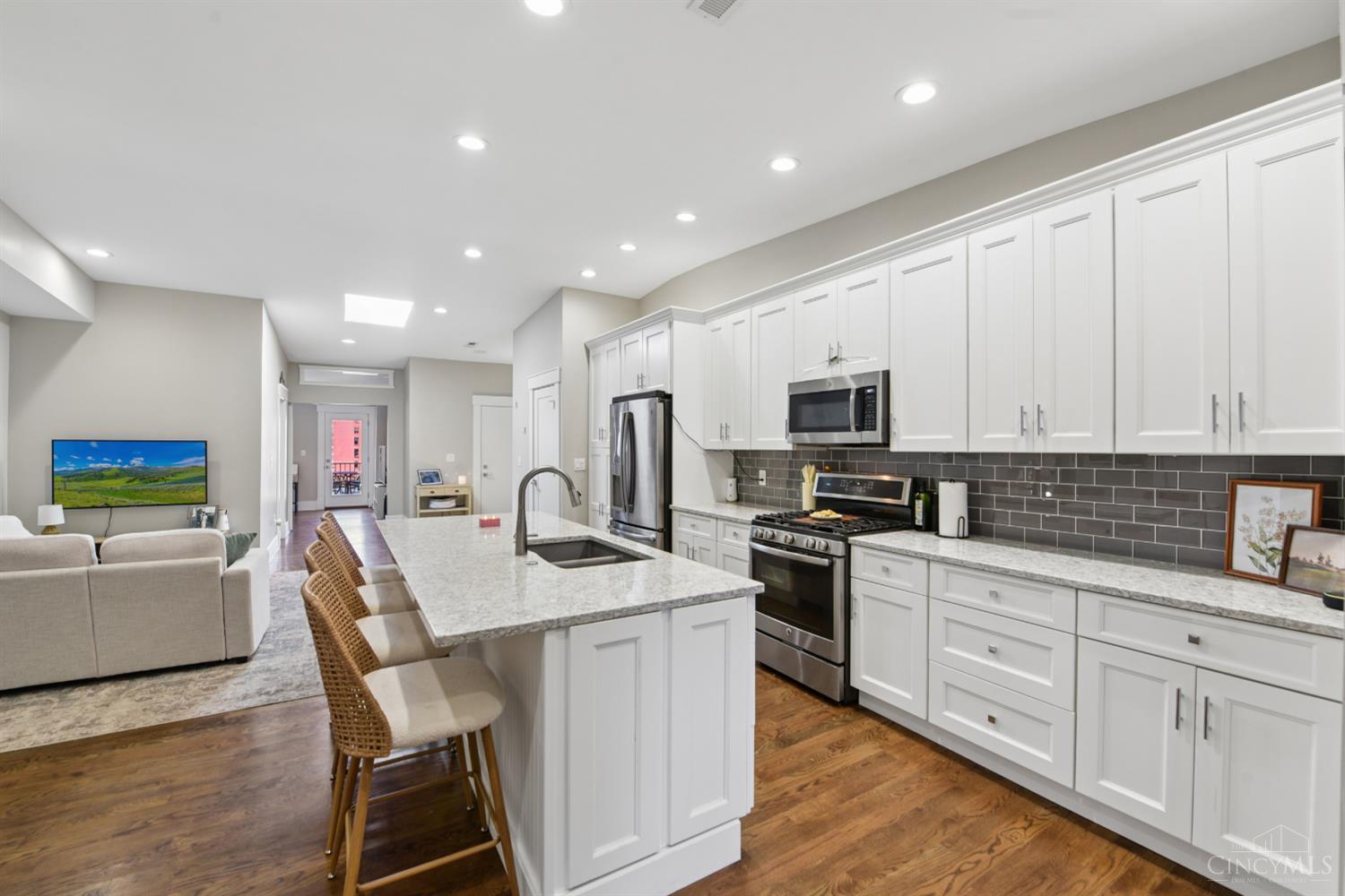 817 Broadway Street 3