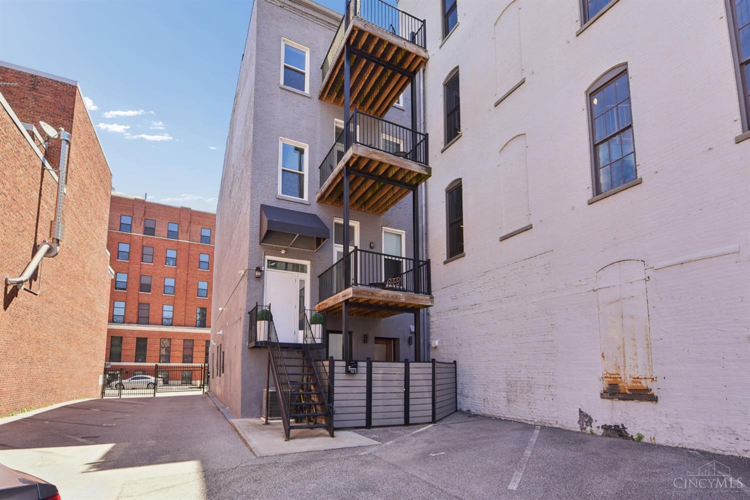 817 Broadway Street 3